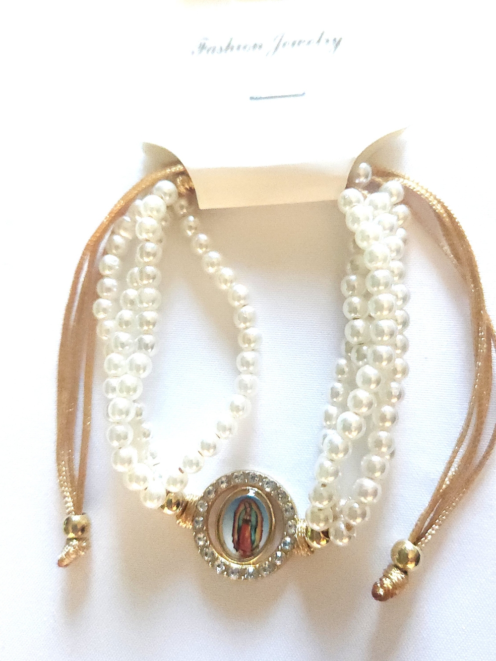 Fashion Jewelry White Pearl Multi-Strand Bracelet with Gold Cord
